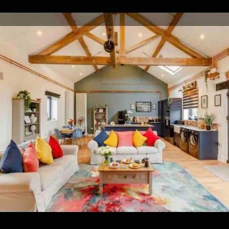 Tank Barn At Brook House, Nestled In The Welsh Hills, A Delightful Retreat Villa Welshpool Eksteriør bilde