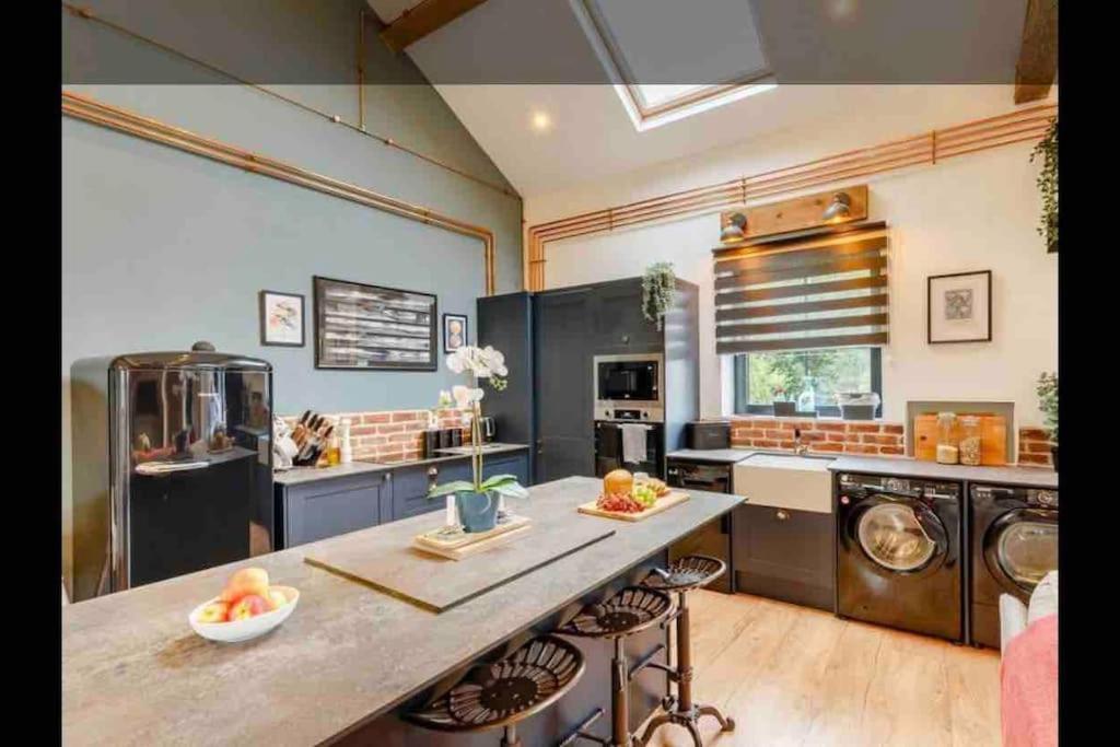 Tank Barn At Brook House, Nestled In The Welsh Hills, A Delightful Retreat Villa Welshpool Eksteriør bilde
